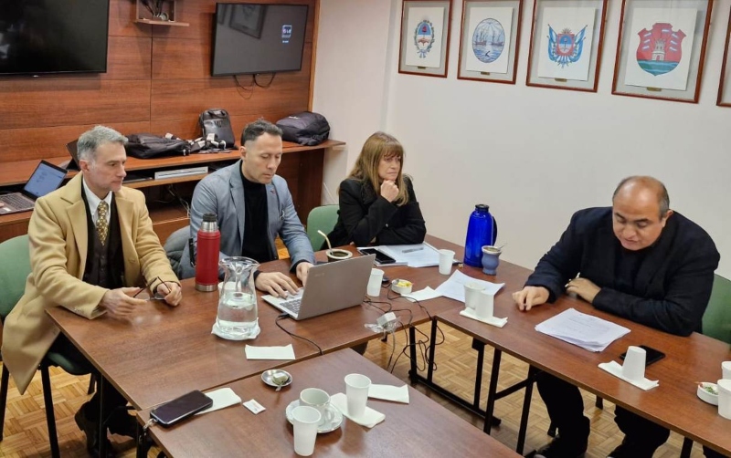 JUFEJUS presentó el programa piloto de Inteligencia Artificial generativa en la justicia argentina JUFEJUS presentó el programa piloto de Inteligencia Artificial generativa en la justicia argentina