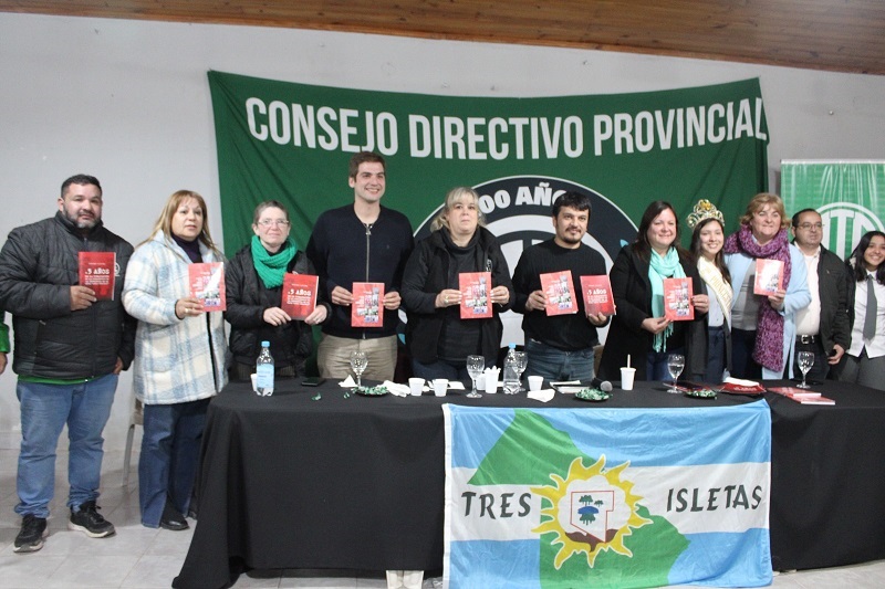 Presentación del libro “A 50 años de las ligas agrarias. Grita lo que sientes” Presentación del libro “A 50 años de las ligas agrarias. Grita lo que sientes”