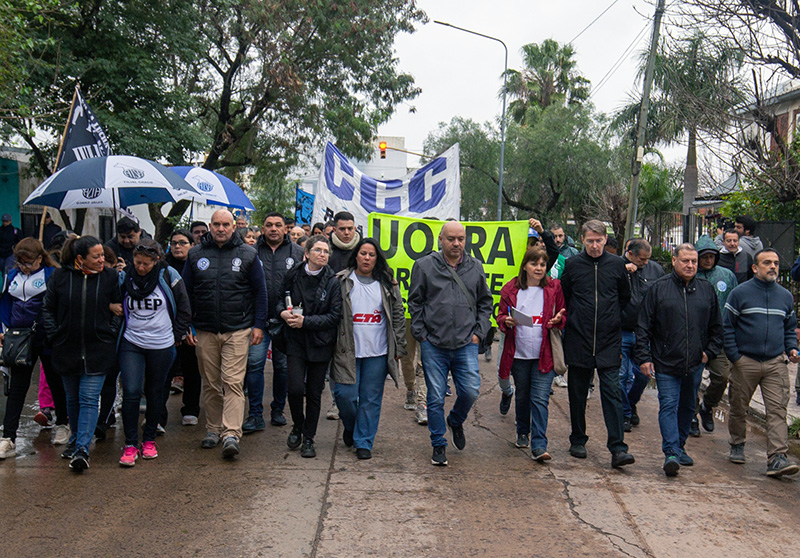 “Paz, pan, tierra, techo y trabajo”: la CGT Chaco visibilizó la Emergencia alimentaria y laboral “Paz, pan, tierra, techo y trabajo”: la CGT Chaco visibilizó la Emergencia alimentaria y laboral