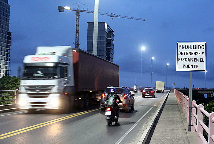 El Puente Chaco-Corrientes registró un promedio de 20 mil vehículos diarios El Puente Chaco-Corrientes registró un promedio de 20 mil vehículos diarios
