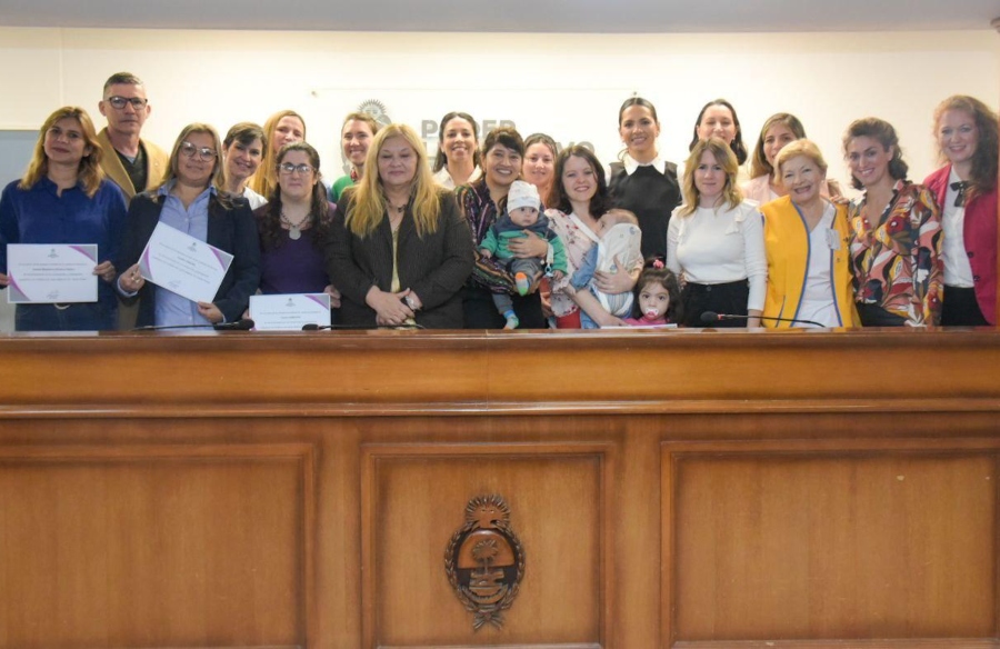 Jornada de concientización sobre la Lactancia Materna en el Parlamento chaqueño Jornada de concientización sobre la Lactancia Materna en el Parlamento chaqueño