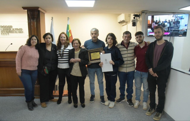 La Legislatura homenajeó a Edwin “Peco” Tissembaum por su legado en la defensa de los derechos humanos La Legislatura homenajeó a Edwin “Peco” Tissembaum por su legado en la defensa de los derechos humanos