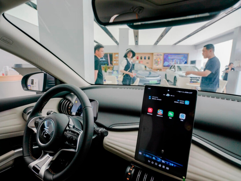 Estados Unidos busca prohibir vehículos que utilicen tecnología china o rusa Estados Unidos busca prohibir vehículos que utilicen tecnología china o rusa