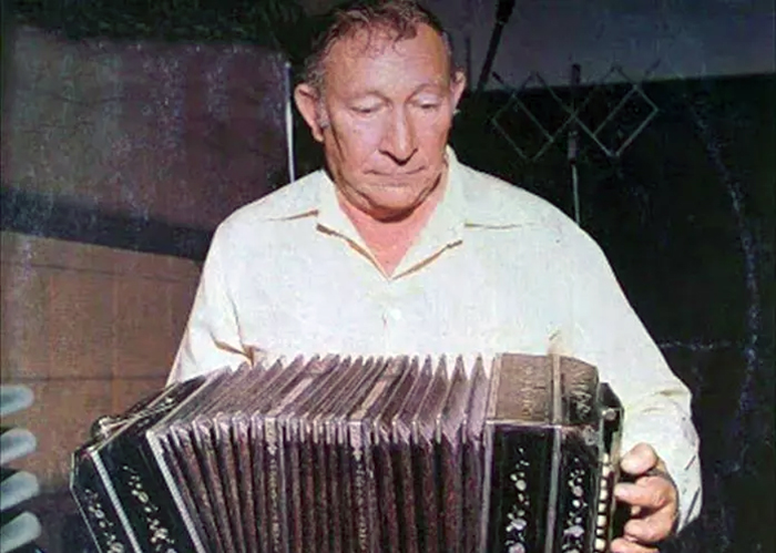 Los restos de Cocomarola serán trasladados a un cementerio privado Los restos de Cocomarola serán trasladados a un cementerio privado