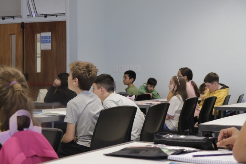 Comenzó el curso de programación y robótica dictado por el Informatorio de la cartera industrial y la UNNE Comenzó el curso de programación y robótica dictado por el Informatorio de la cartera industrial y la UNNE