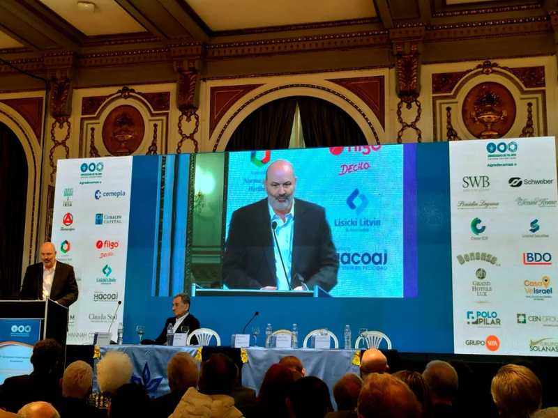 Sturzenegger adelantó que el Gobierno se prepara para la “deep motosierra” Sturzenegger adelantó que el Gobierno se prepara para la “deep motosierra”