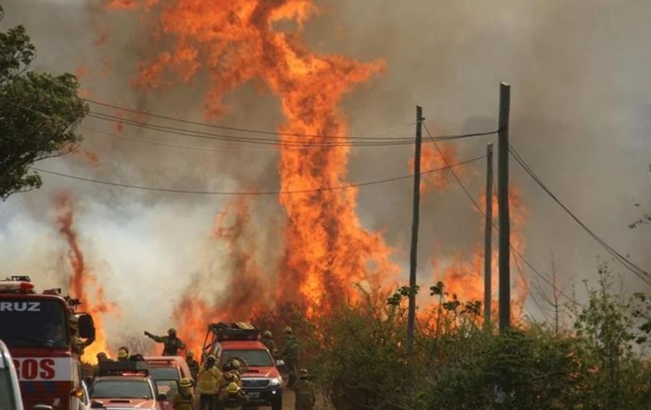 Controlaron el incendio en Valle de Punilla, pero se mantiene el alerta de riesgo extremo Controlaron el incendio en Valle de Punilla, pero se mantiene el alerta de riesgo extremo