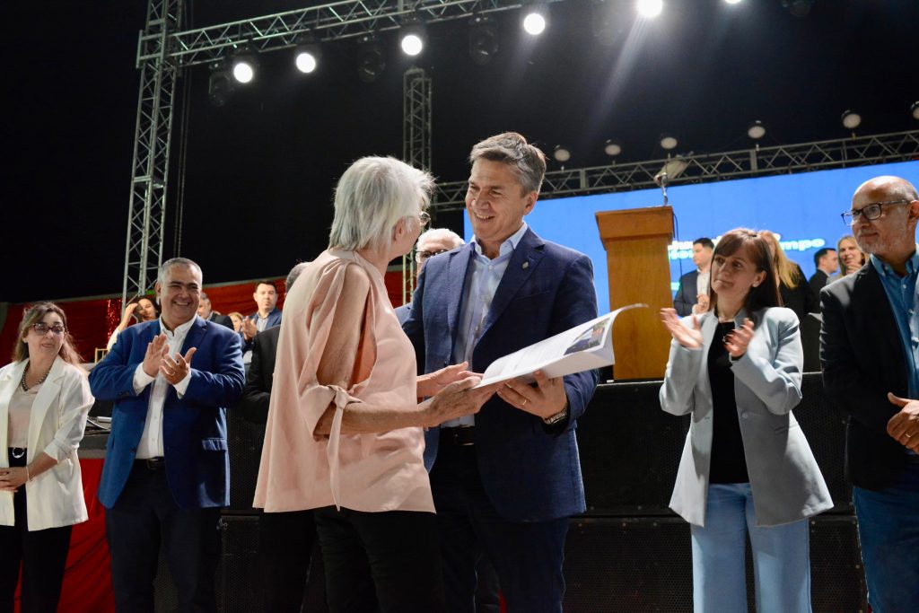 Hermoso Campo: Zdero entregó equipamiento al hospital e inauguró refacciones del Registro Civil