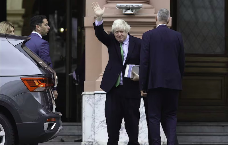 Milei recibió en la Rosada a Boris Johnson, quien le obsequió su nuevo libro Milei recibió en la Rosada a Boris Johnson, quien le obsequió su nuevo libro