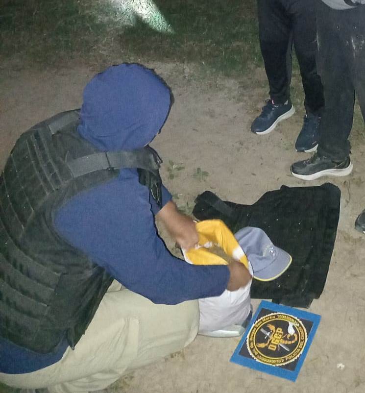 Abandonó una bolsa con marihuana cuando vio a los agentes Abandonó una bolsa con marihuana cuando vio a los agentes