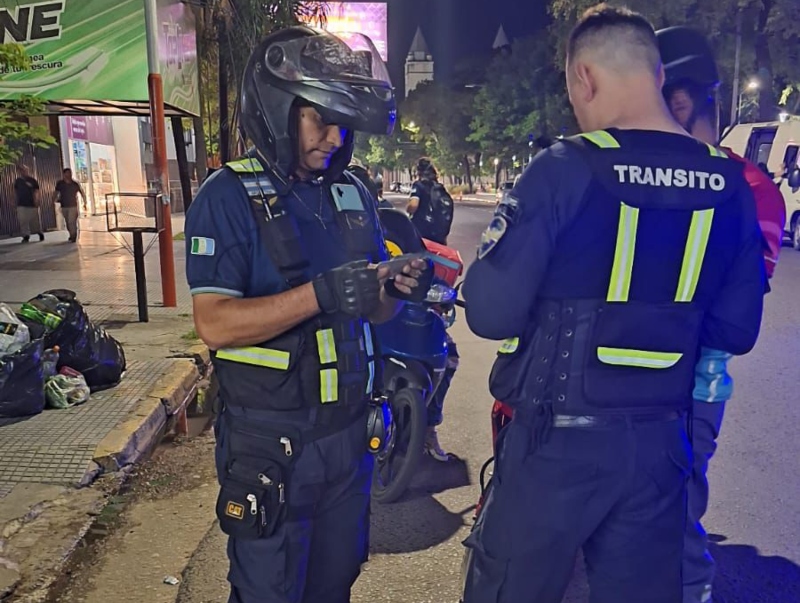 Tránsito en Resistencia: secuestraron seis motos por falta de luces, casco y documentación Tránsito en Resistencia: secuestraron seis motos por falta de luces, casco y documentación