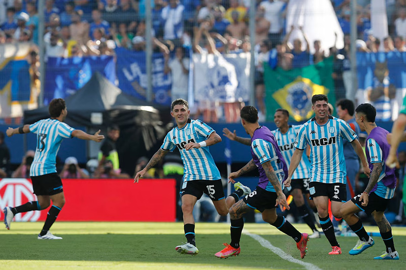 Racing goleó al Cruzeiro y es el nuevo campeón de la Copa Sudamericana Racing goleó al Cruzeiro y es el nuevo campeón de la Copa Sudamericana