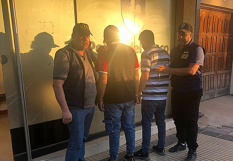 Sáenz Peña convulsionada: detienen a presuntos sicarios narcos que asesinaron a un hombre Sáenz Peña convulsionada: detienen a presuntos sicarios narcos que asesinaron a un hombre