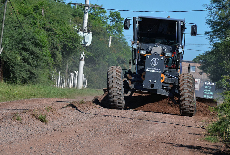 Realizan trabajos de mantenimiento de calles de tierra en Villa Don Alberto y El Dorado Realizan trabajos de mantenimiento de calles de tierra en Villa Don Alberto y El Dorado