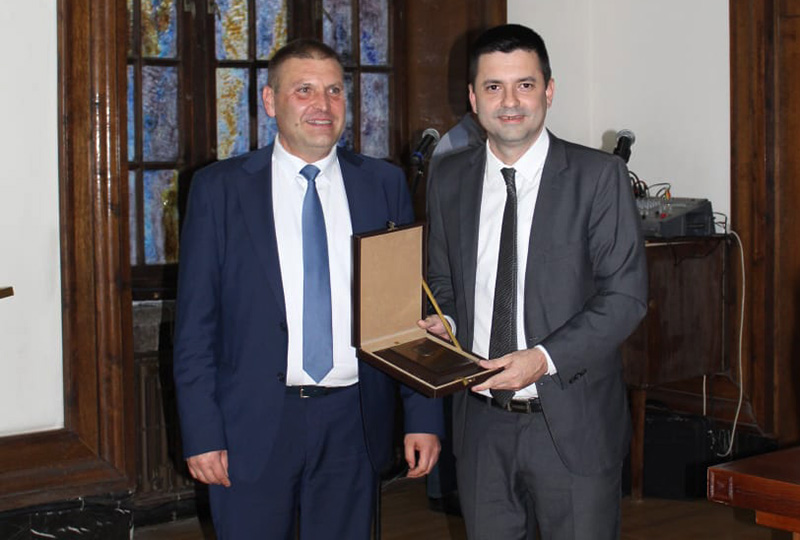 En Bulgaria, el intendente Cipolini firmó un acuerdo de hermanamiento con el alcalde de Pleven En Bulgaria, el intendente Cipolini firmó un acuerdo de hermanamiento con el alcalde de Pleven