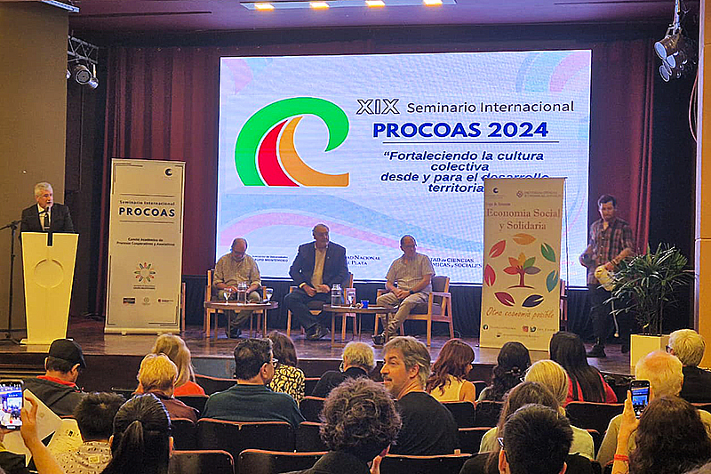 UNCAus presentó proyectos de Cooperativas de Trabajo en Seminario Internacional y en Congreso de Extensión UNCAus presentó proyectos de Cooperativas de Trabajo en Seminario Internacional y en Congreso de Extensión