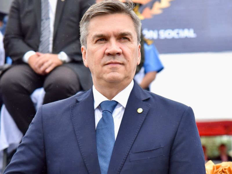 El gobernador Zdero se reunirá este martes con el presidente Javier Milei El gobernador Zdero se reunirá este martes con el presidente Javier Milei