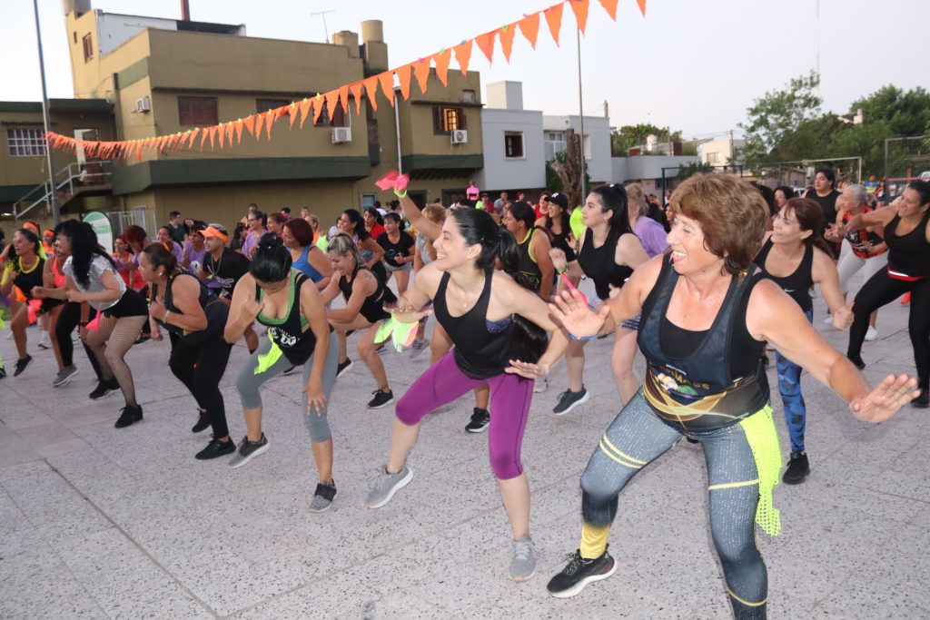 Con logradas coreografías de los vecinos, “Resistencia baila” dejó su huella en el Paykin