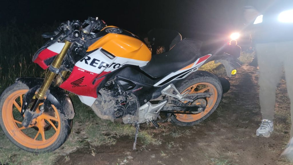 Circulaban por la ruta con medio pan de cocaína y fueron detenidos