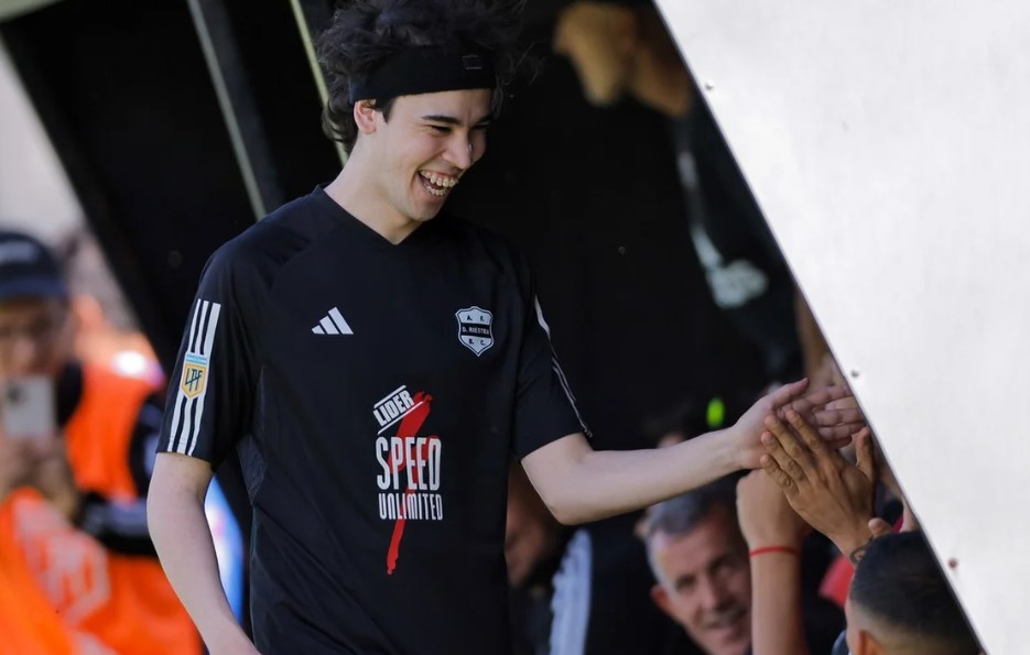 Deportivo Riestra lanzó un comunicado disculpándose por la inclusión del influencer “Spreen” ante Vélez Deportivo Riestra lanzó un comunicado disculpándose por la inclusión del influencer “Spreen” ante Vélez