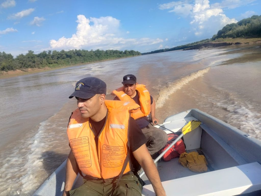 Buscan intensamente a un hombre que cayó al río en San Martín Buscan intensamente a un hombre que cayó al río en San Martín
