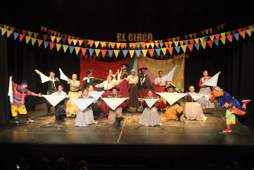 Romance de Zamba despide el año bailando en La Máscara Teatro