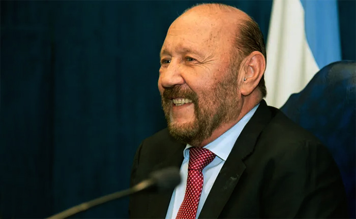 Formosa derogó la reelección indefinida, aunque Insfrán podrá extender su hegemonía cuatro años más Formosa derogó la reelección indefinida, aunque Insfrán podrá extender su hegemonía cuatro años más