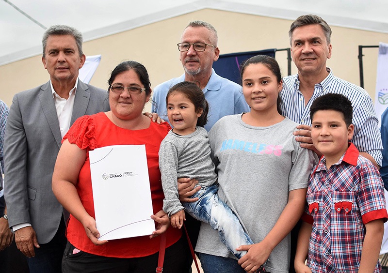 El gobernador Zdero entregó nuevas viviendas en Concepción del Bermejo El gobernador Zdero entregó nuevas viviendas en Concepción del Bermejo