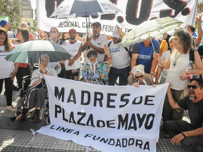Madres Línea Fundadora realizó la Marcha de la Resistencia número 43 Madres Línea Fundadora realizó la Marcha de la Resistencia número 43
