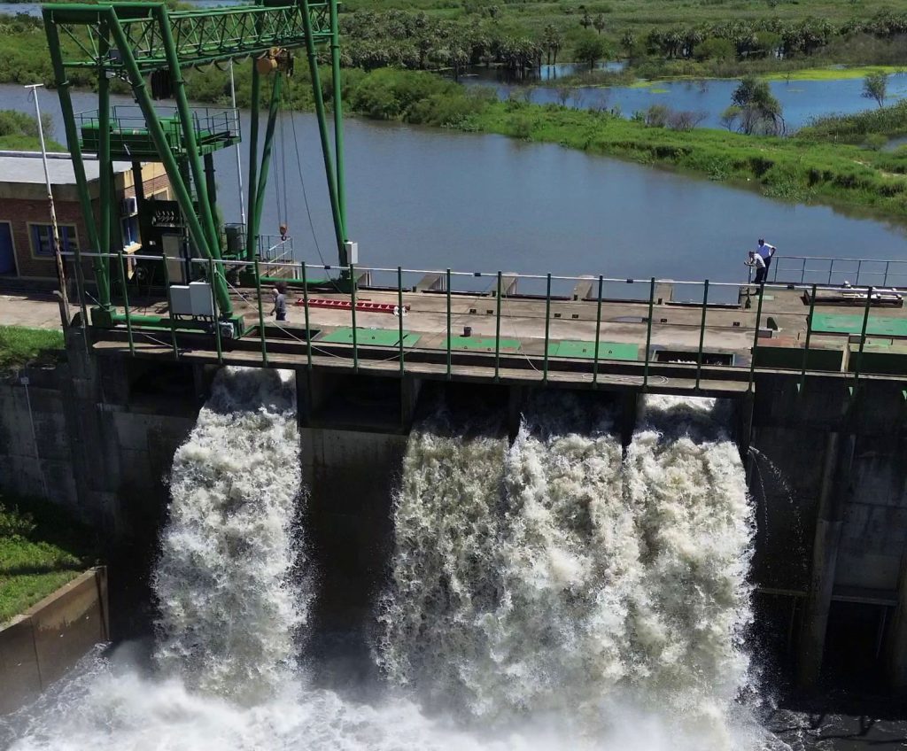 APA refuerza el bombeo de la obra de control del canal de soberanía nacional en el sur del área metropolitana