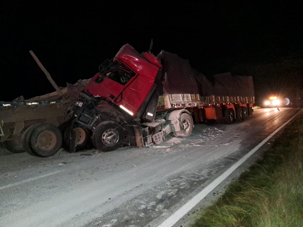 Tres camiones protagonizaron un choque múltiple en la Ruta 16: daños materiales y heridos leves