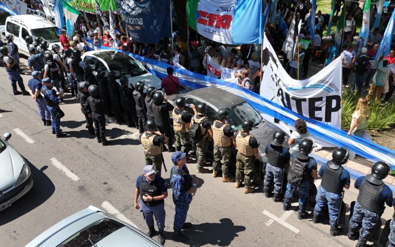 El Gobierno destacó el “impecable trabajo” de la Policía frente a la protesta de este jueves El Gobierno destacó el “impecable trabajo” de la Policía frente a la protesta de este jueves