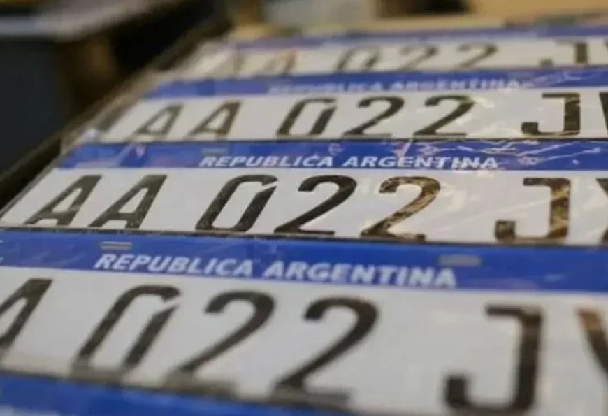 La falta de patentes metálicas podría complicar las vacaciones en el exterior. ¿Sirven las provisorias? La falta de patentes metálicas podría complicar las vacaciones en el exterior. ¿Sirven las provisorias?