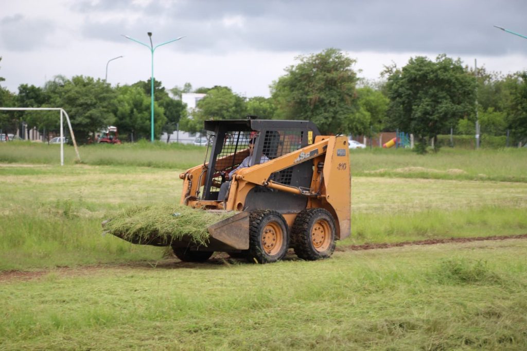 El municipio realiza un operativo de limpieza para poner en condiciones el Tiro Federal