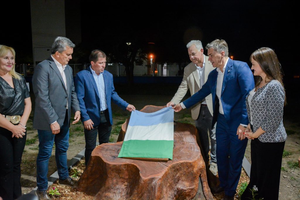 Con múltiples inauguraciones y ayudas, Zdero participó del 140° aniversario de Presidencia Roca