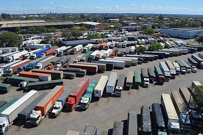 Corrientes: Nación privatiza las áreas de servicios de los pasos fronterizos de Paso de los Libres y Santo Tomé Corrientes: Nación privatiza las áreas de servicios de los pasos fronterizos de Paso de los Libres y Santo Tomé