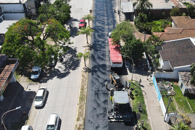 El Gobierno provincial continúa con los trabajos de repavimentación y ensanche de la Av. 9 de Julio El Gobierno provincial continúa con los trabajos de repavimentación y ensanche de la Av. 9 de Julio