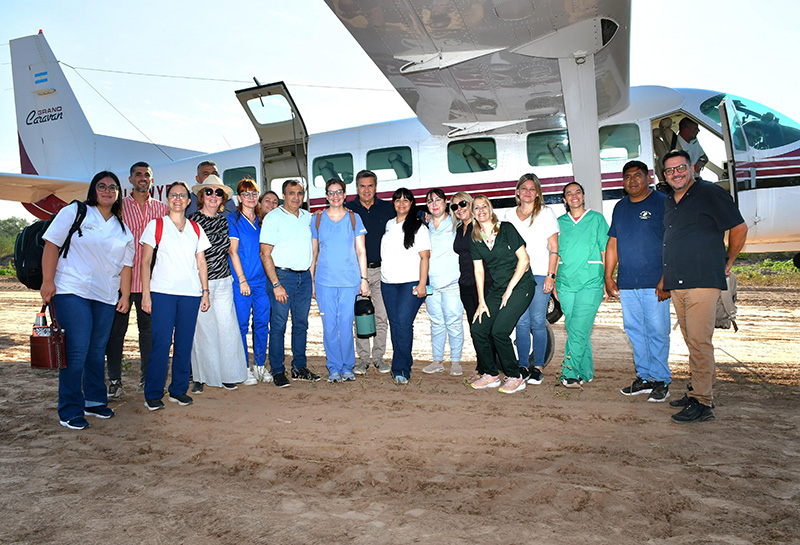 Zdero encabezó el operativo sanitario en Nueva Pompeya y entregó ambulancias para la zona Zdero encabezó el operativo sanitario en Nueva Pompeya y entregó ambulancias para la zona