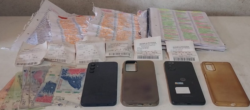 Dos detenidos por apuestas ilegales en Machagai: secuestraron dinero y armas de fuego Dos detenidos por apuestas ilegales en Machagai: secuestraron dinero y armas de fuego