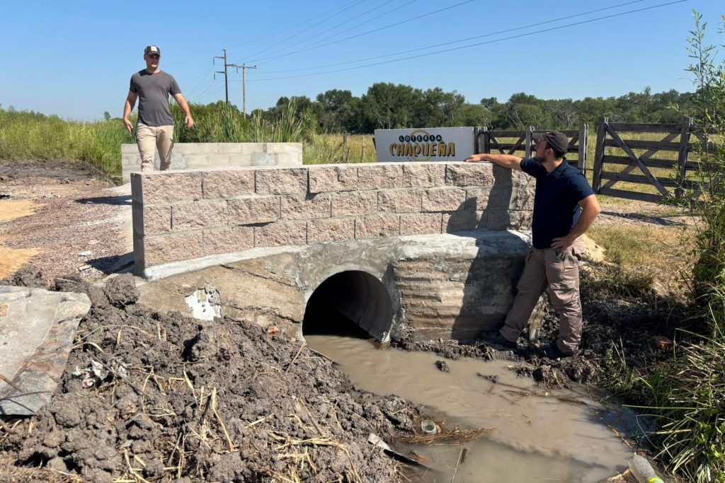 Tarea coordinada entre el Gobierno y Chaco For Ever para mejorar el drenaje de su predio de entrenamiento