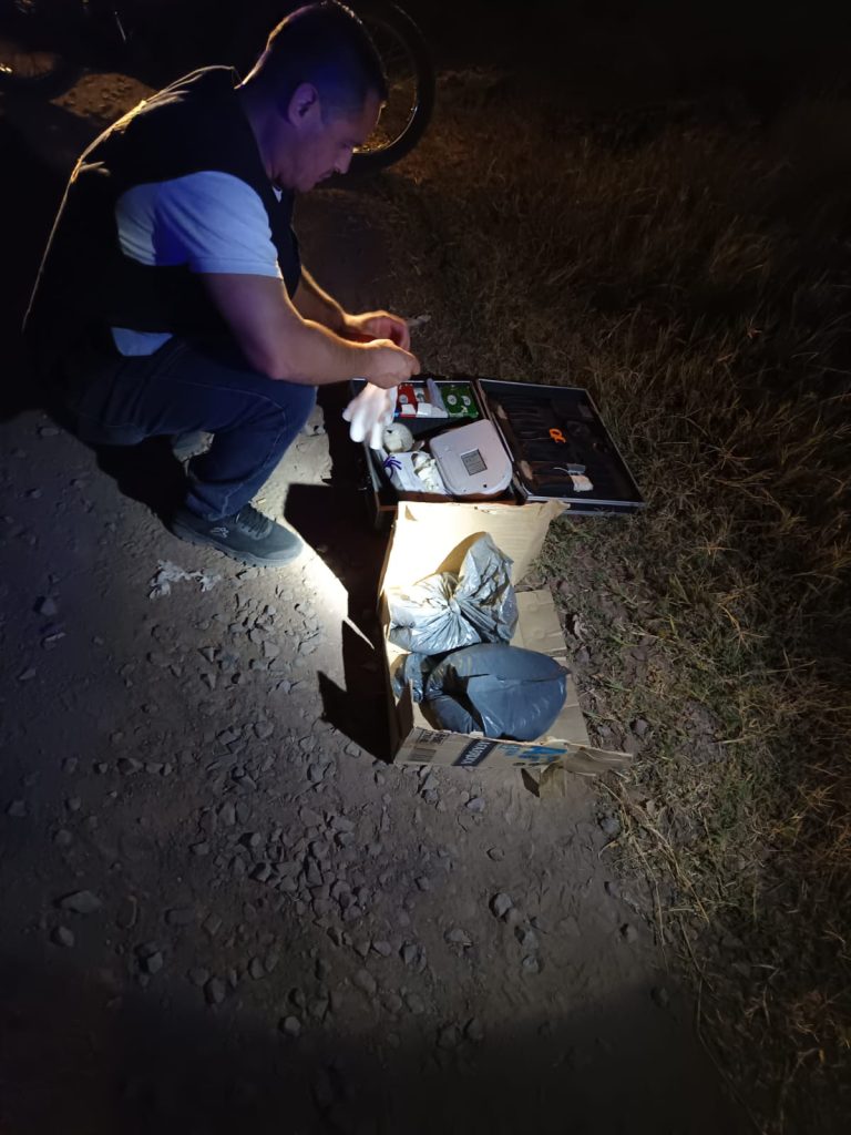 Huyeron de un control y abandonaron lo que transportaban: casi un kilo de marihuana Huyeron de un control y abandonaron lo que transportaban: casi un kilo de marihuana