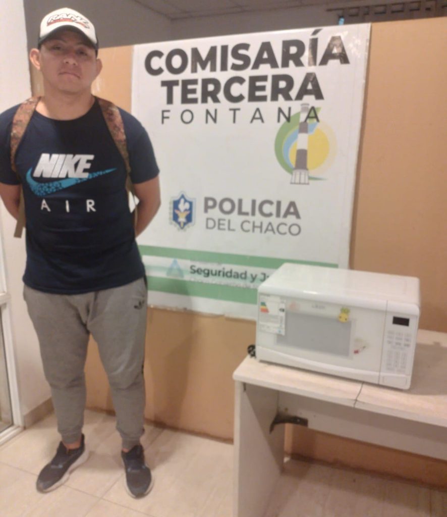 Los sorprendieron sacando pertenencias de una vivienda en Fontana