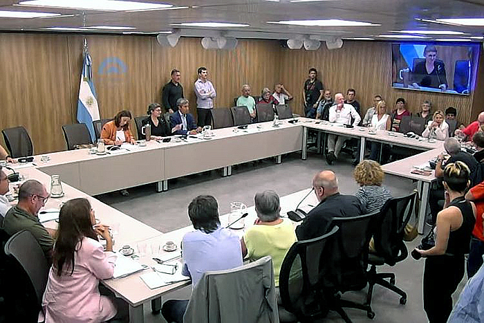 Medicamentos y moratoria: jubilados reclamaron por la prórroga previsional en Diputados Medicamentos y moratoria: jubilados reclamaron por la prórroga previsional en Diputados