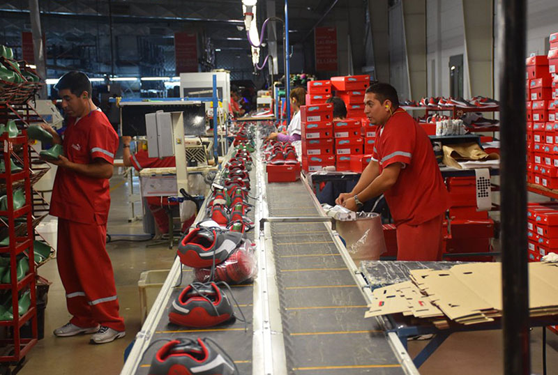 Trabajadores pobres: el 72% de los empleados argentinos cobra menos de millón Trabajadores pobres: el 72% de los empleados argentinos cobra menos de millón