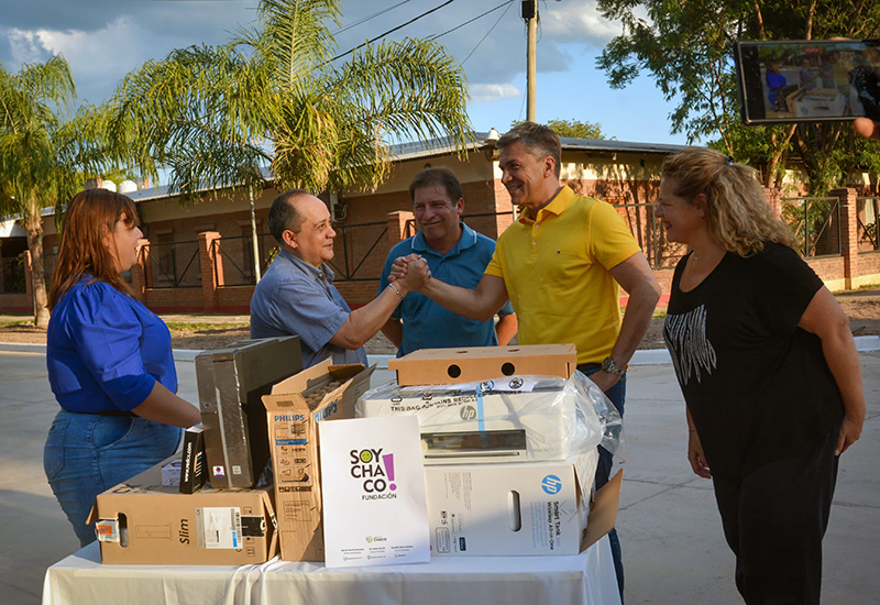 En Presidencia Roca Zdero inauguró pavimento y entregó equipamientos al Instituto Barbetti En Presidencia Roca Zdero inauguró pavimento y entregó equipamientos al Instituto Barbetti