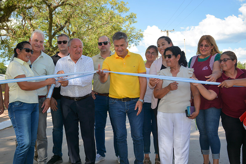 Laguna Limpia: “El pavimento es más progreso y desarrollo”, celebró Zdero al inaugurar nuevas cuadras Laguna Limpia: “El pavimento es más progreso y desarrollo”, celebró Zdero al inaugurar nuevas cuadras