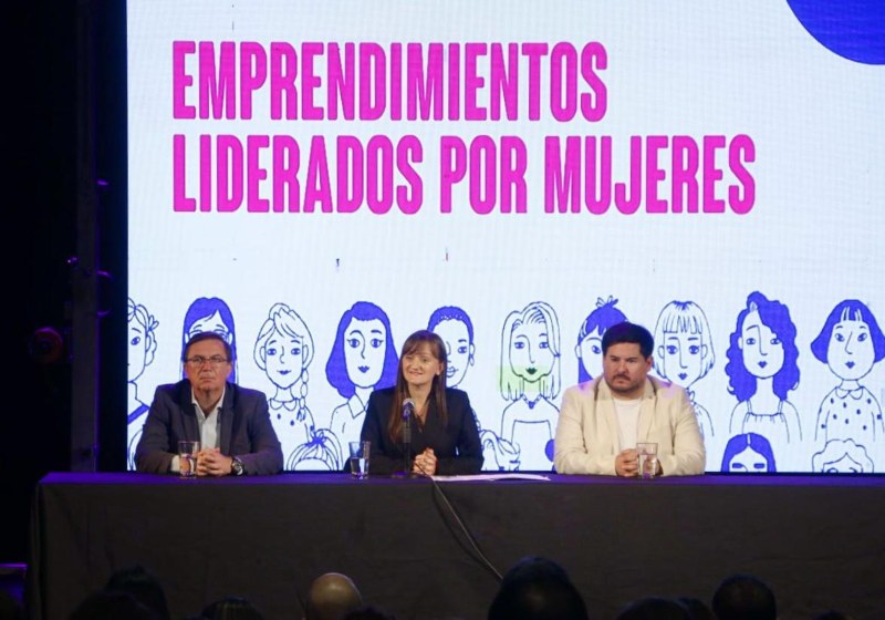 Jornada Emprende Rosa: expo, herramientas financieras y emprendedurismo Jornada Emprende Rosa: expo, herramientas financieras y emprendedurismo
