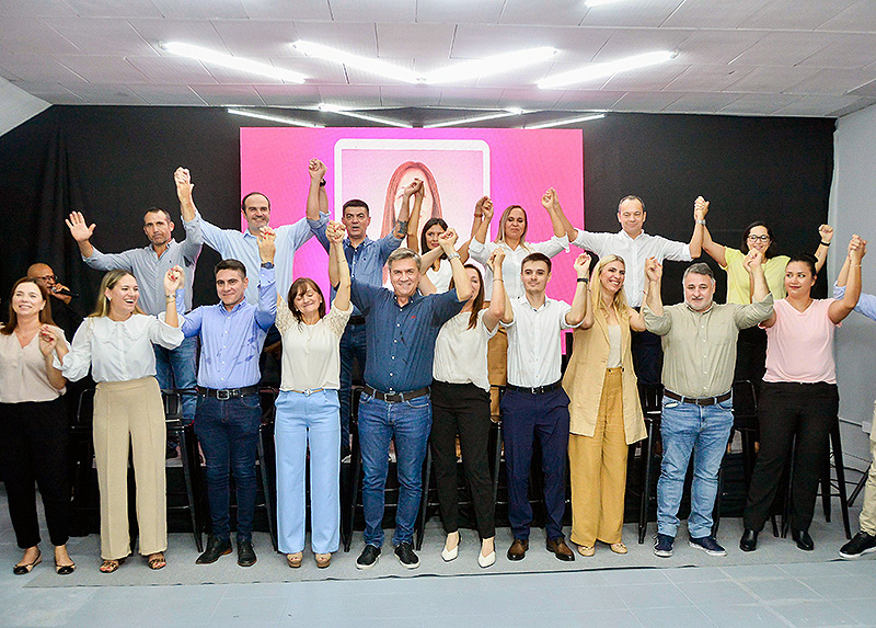 El gobernador Zdero presentó a los candidatos a diputados provinciales de “Chaco Puede + La Libertad Avanza” El gobernador Zdero presentó a los candidatos a diputados provinciales de “Chaco Puede + La Libertad Avanza”