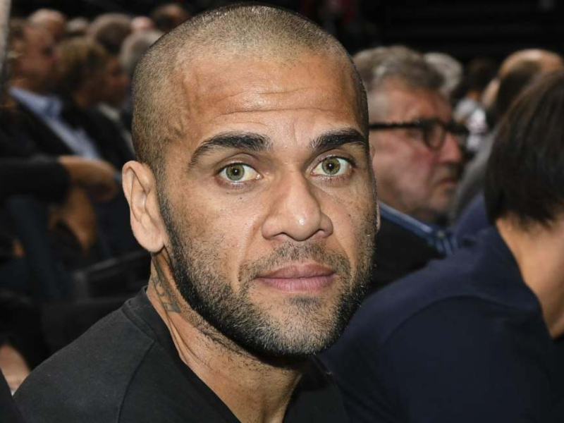 Absolvieron a Dani Alves del delito de agresión sexual hacia una joven en Barcelona Absolvieron a Dani Alves del delito de agresión sexual hacia una joven en Barcelona