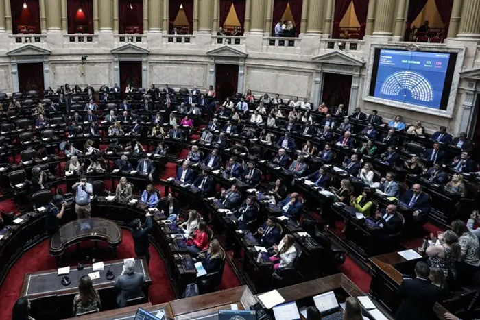 La oposición confronta al Gobierno con una sesión en Diputados y reabre la discusión por Universidades y el Garrahan La oposición confronta al Gobierno con una sesión en Diputados y reabre la discusión por Universidades y el Garrahan